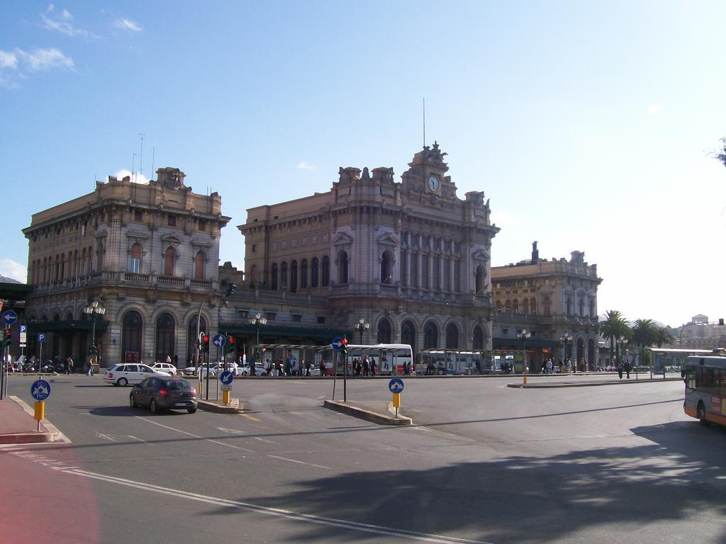 Hotel Fiume Genova Esterno foto