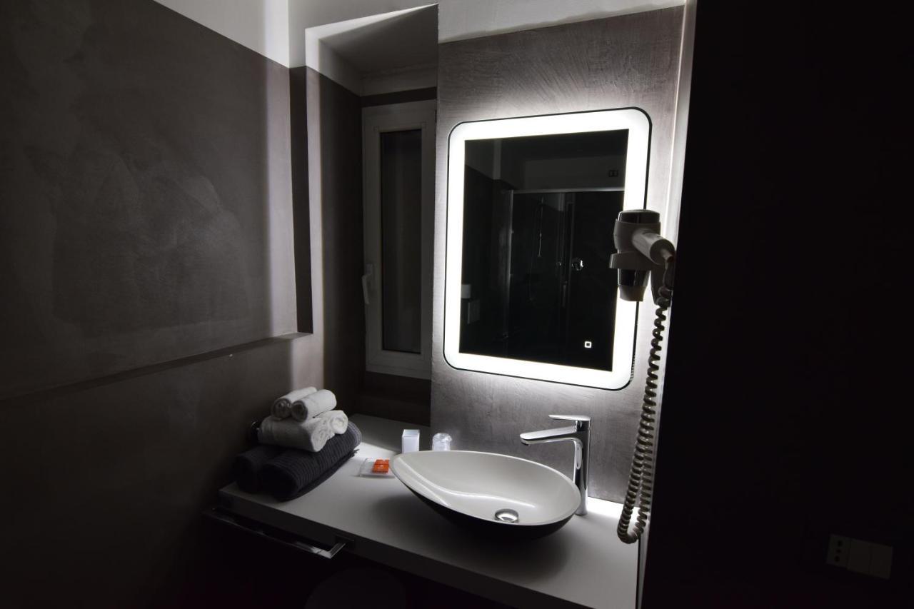 Hotel Fiume Genova Esterno foto