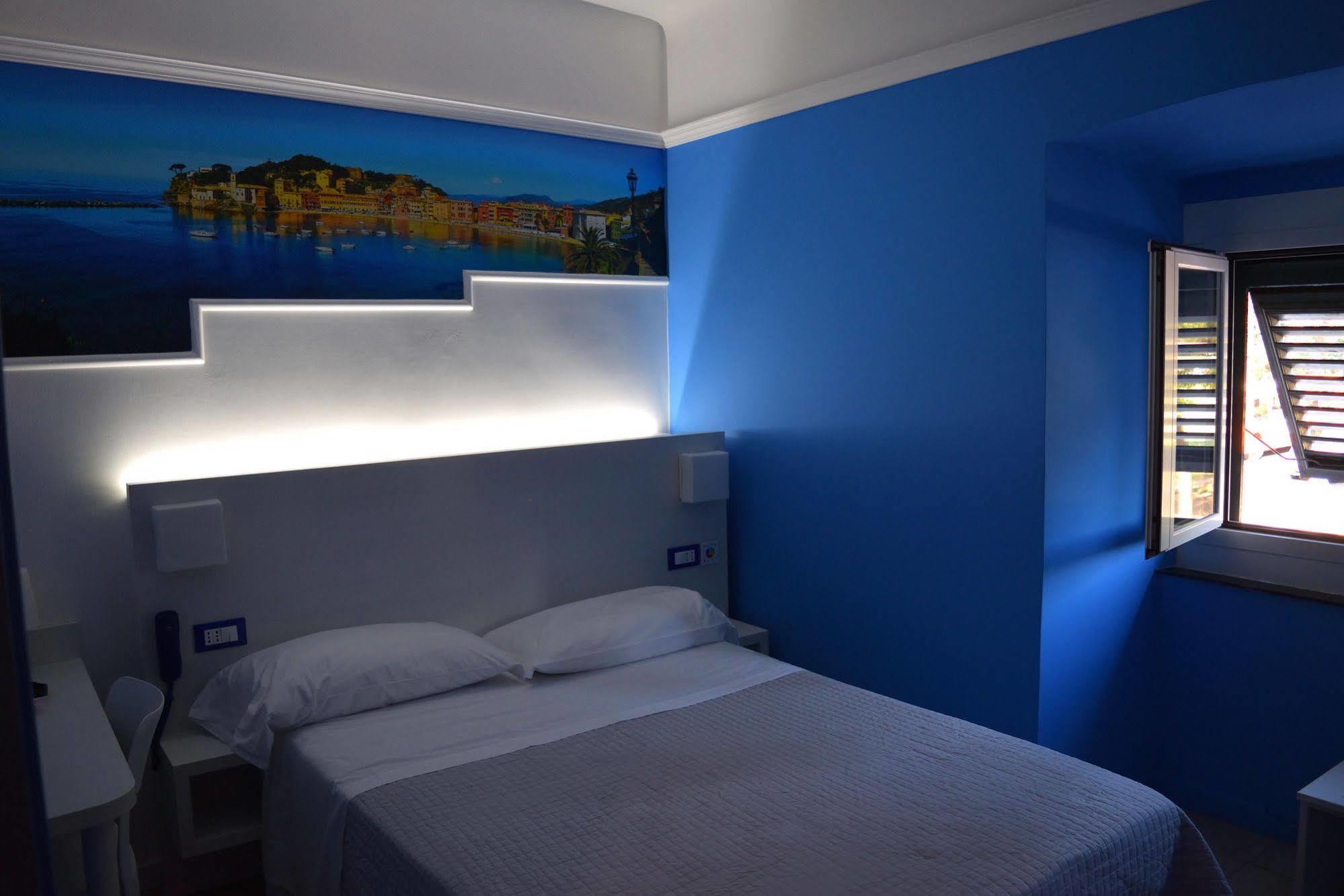 Hotel Fiume Genova Esterno foto